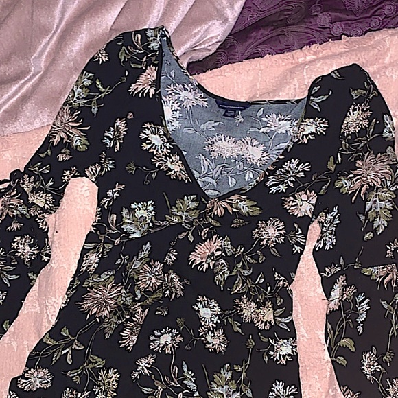 SHIPPING DISCOUNT‼️ Floral Longsleeve Dress - Picture 1 of 3